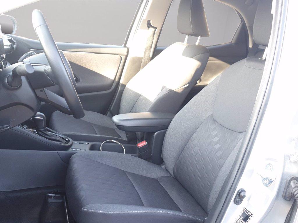 TOYOTA Yaris 1.5h trend del 2025