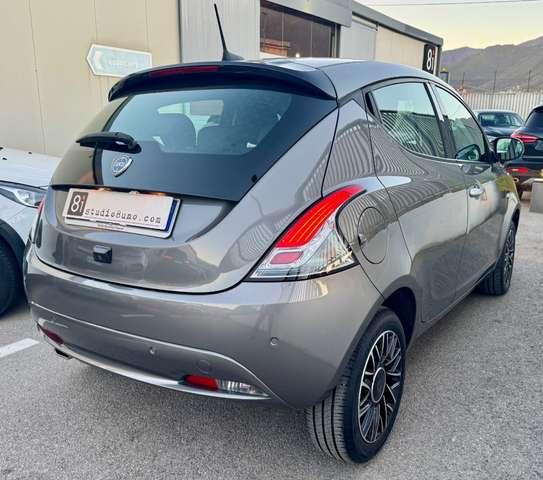 Lancia Ypsilon 1.0 FireFly 5 porte S&S Hybrid Platino