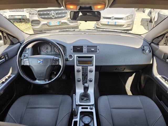 VOLVO V50 D2