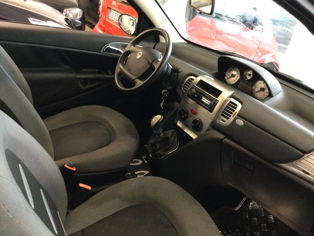 Lancia Ypsilon 1.2 Argento