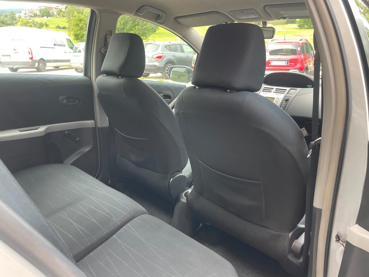 Toyota Yaris 1.3 5 porte SOL