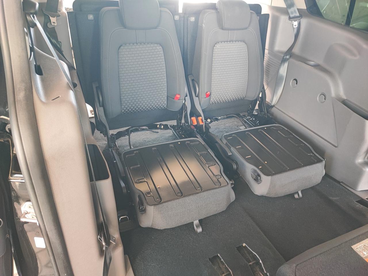 Ford Grand Tourneo Connect Gancio Traino 7 Posti
