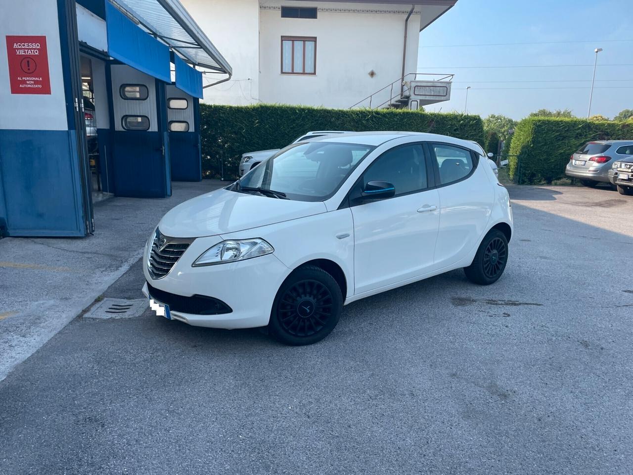 Lancia Ypsilon 1.2 69 CV 5 porte GPL Ecochic Elefantino
