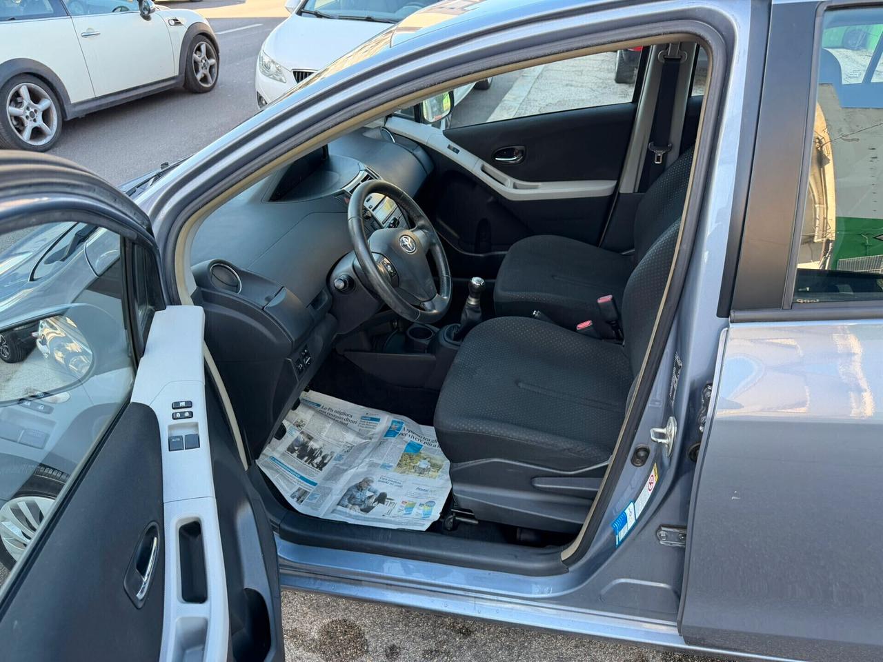 Toyota Yaris 1.0 5 porte Sol - Anno 2011 - Neopatentato