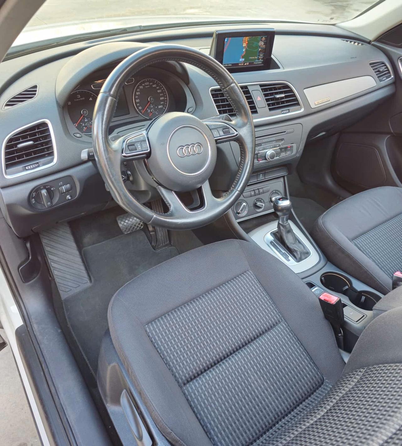 Audi Q3 2.0 TDI quattro S tronic Business