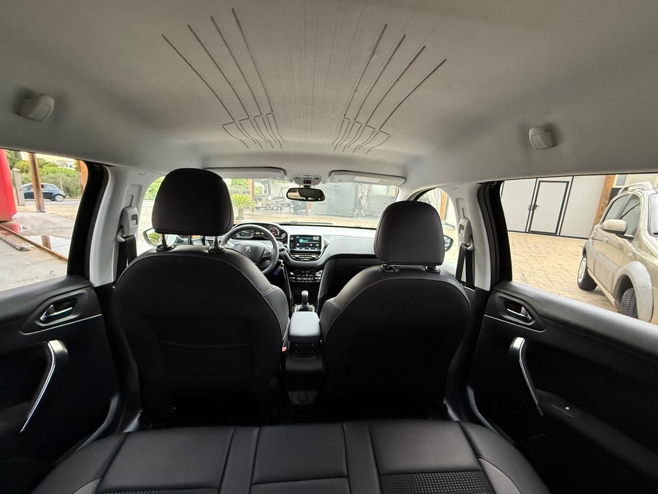 Peugeot 2008 BlueHDi 100 S&S Black Matt