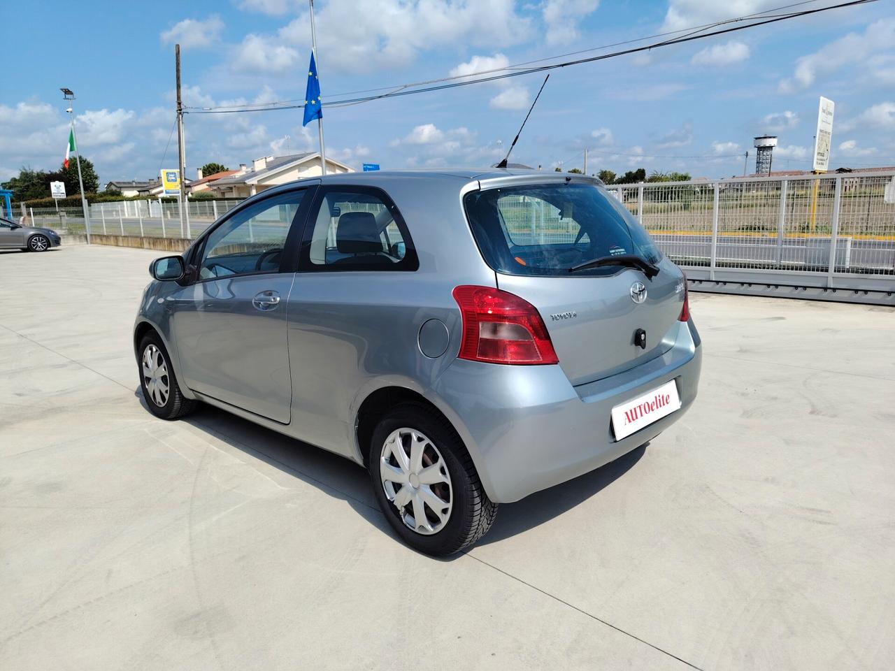 Toyota Yaris 1.0 3 porte Sol