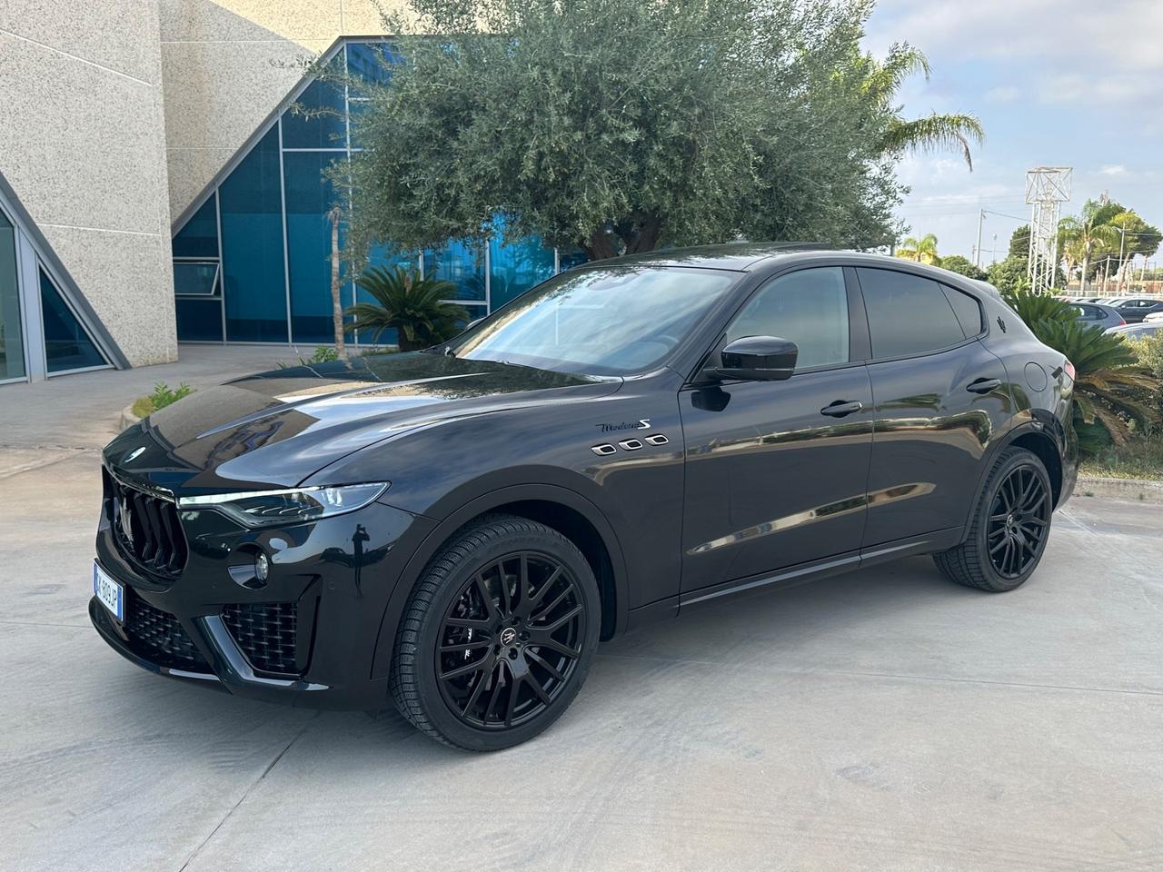 Maserati Levante 3.0 V6 Modena S possibilità noleggio no scoring