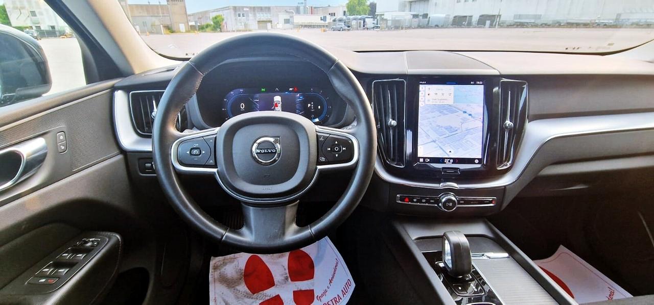 VOLVO XC60 B4 Diesel/Ibrida Momentum Pro