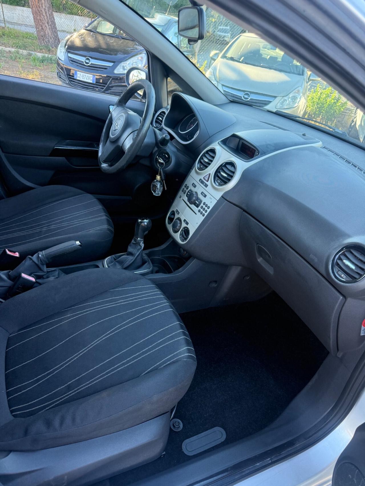 Opel Corsa 1.2 Benzina Neopatentati 130milaKM