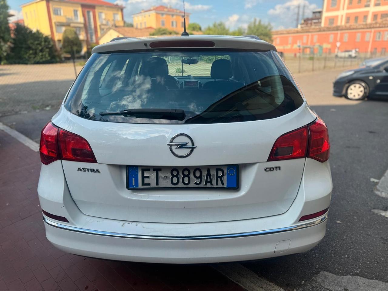 Opel Astra 2013 1.7 Diesel 110CV Sports Tourer Cosmo