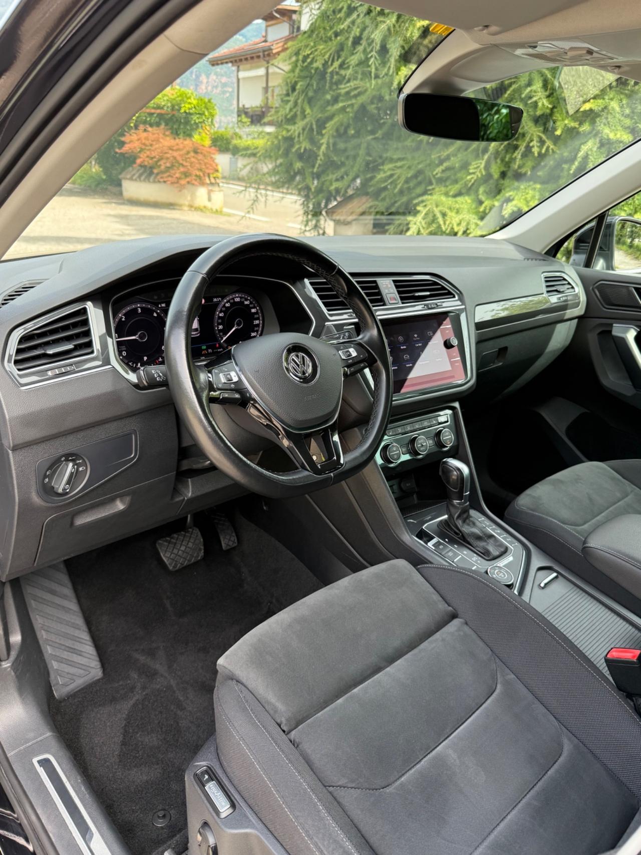 Volkswagen Tiguan 2.0 TDI SCR DSG 4MOTION Sport BMT