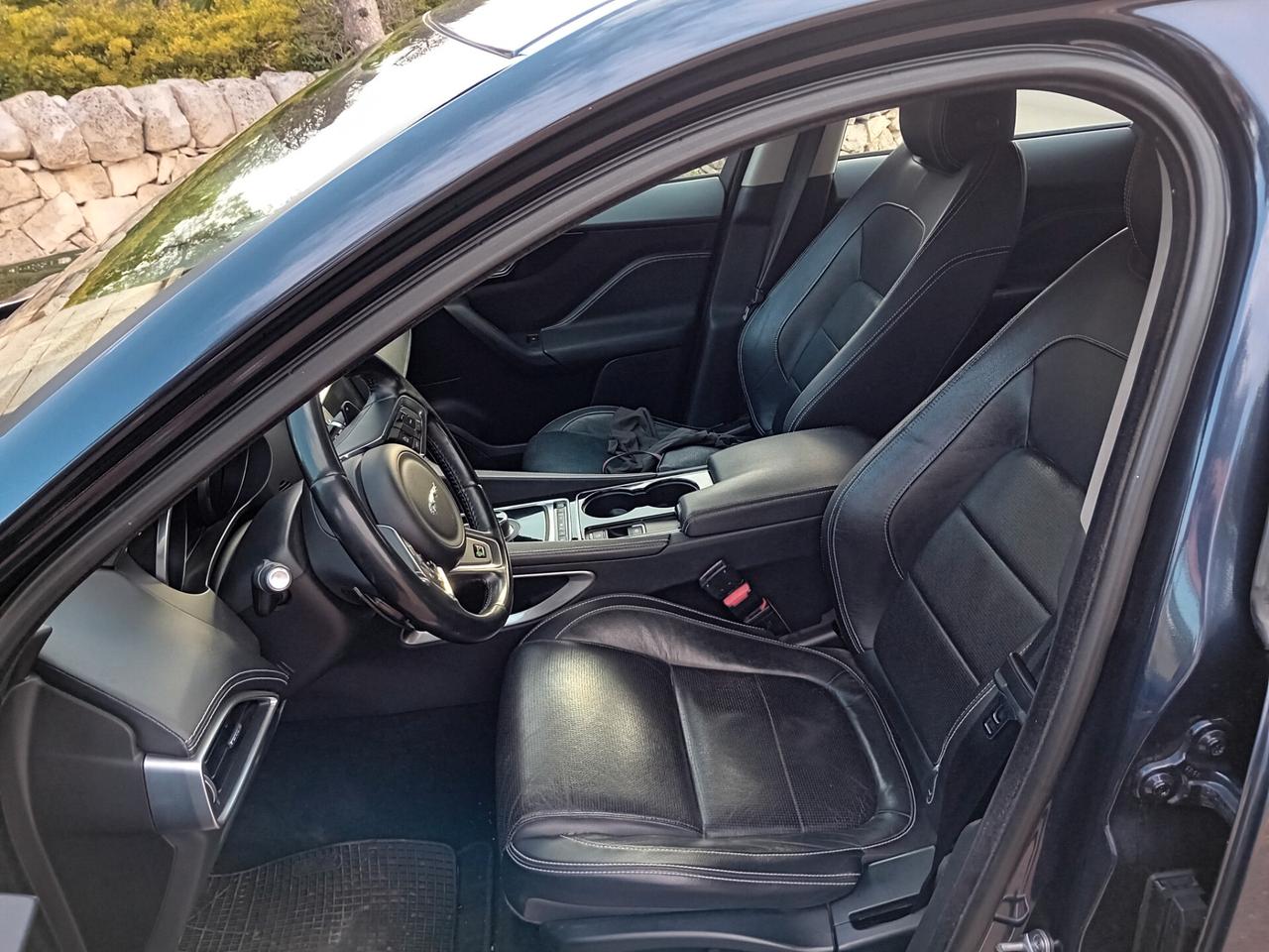 Jaguar F-Pace 2.0 D 180 CV AWD R-Sport