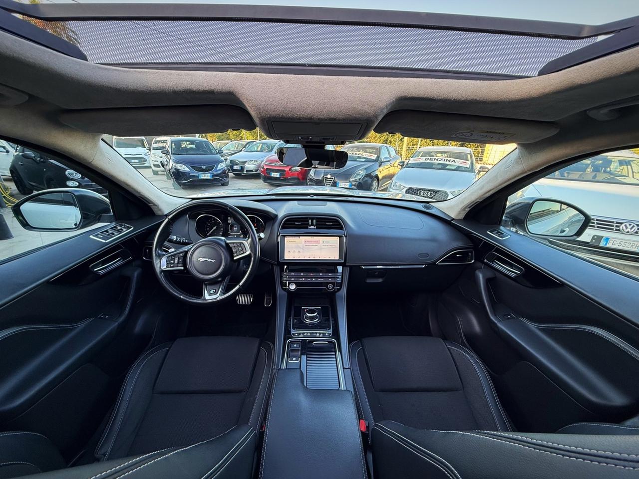 Jaguar F-Pace 2.0 D 180 CV AWD aut. Portfolio Extra Full Garanzia 24 Mesi