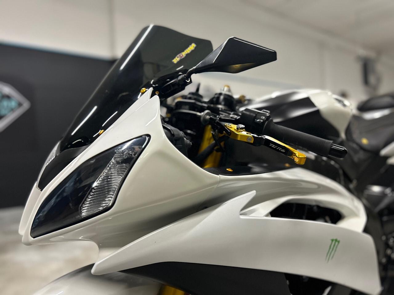 YAMAH YZF - R6 " MOTO TAGLIANDATA E PRONTA ALL'USO "