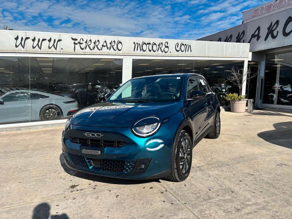 Fiat 600 Hybrid 110 CV DCT MHEV KM 0 IVA ESPOSTA Tua a solo 209 Euro al mese