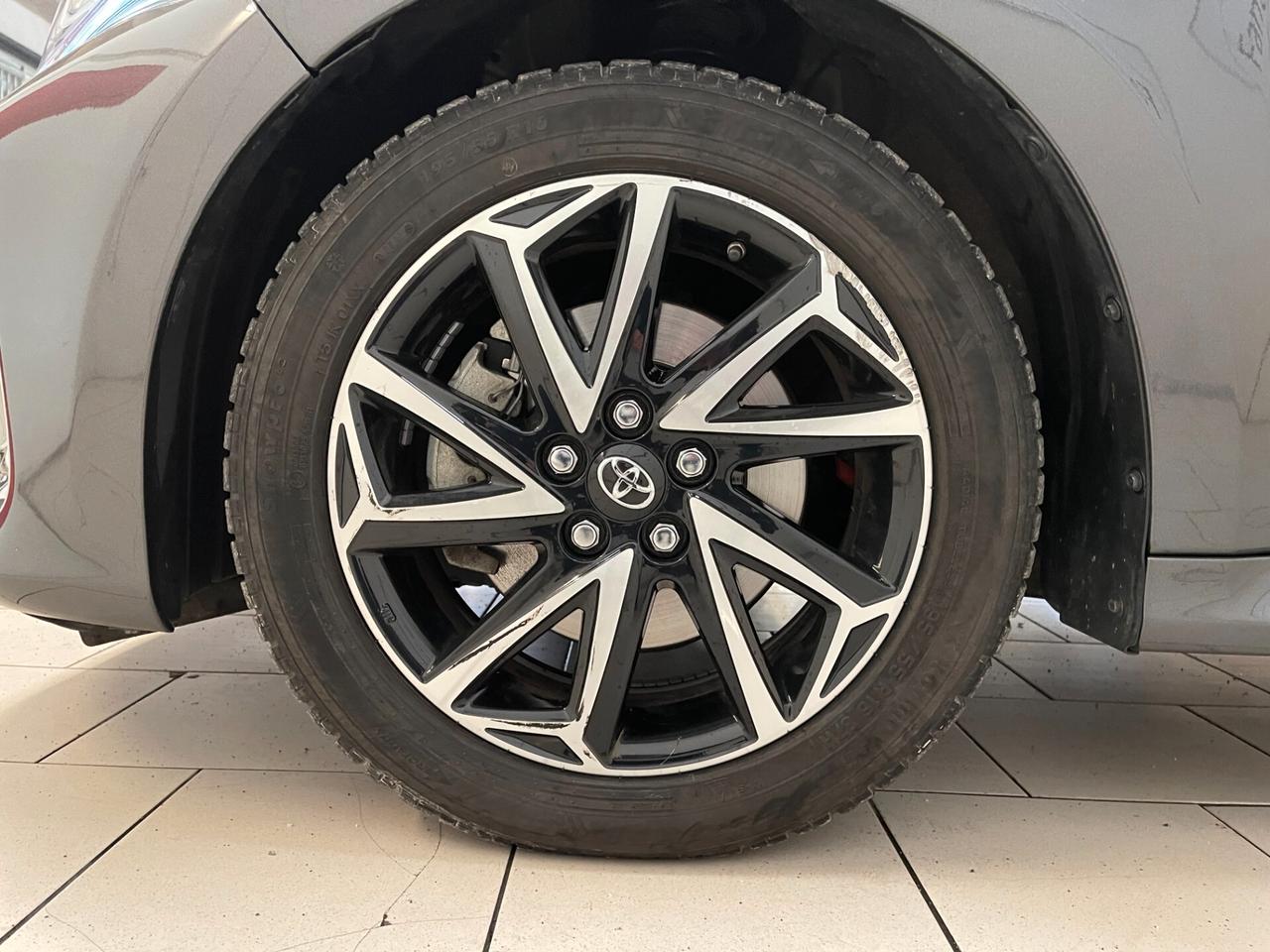 Toyota Yaris Lounge 1.5h cvt c.auto-OK Neopatentati-LEGGI SOTTO