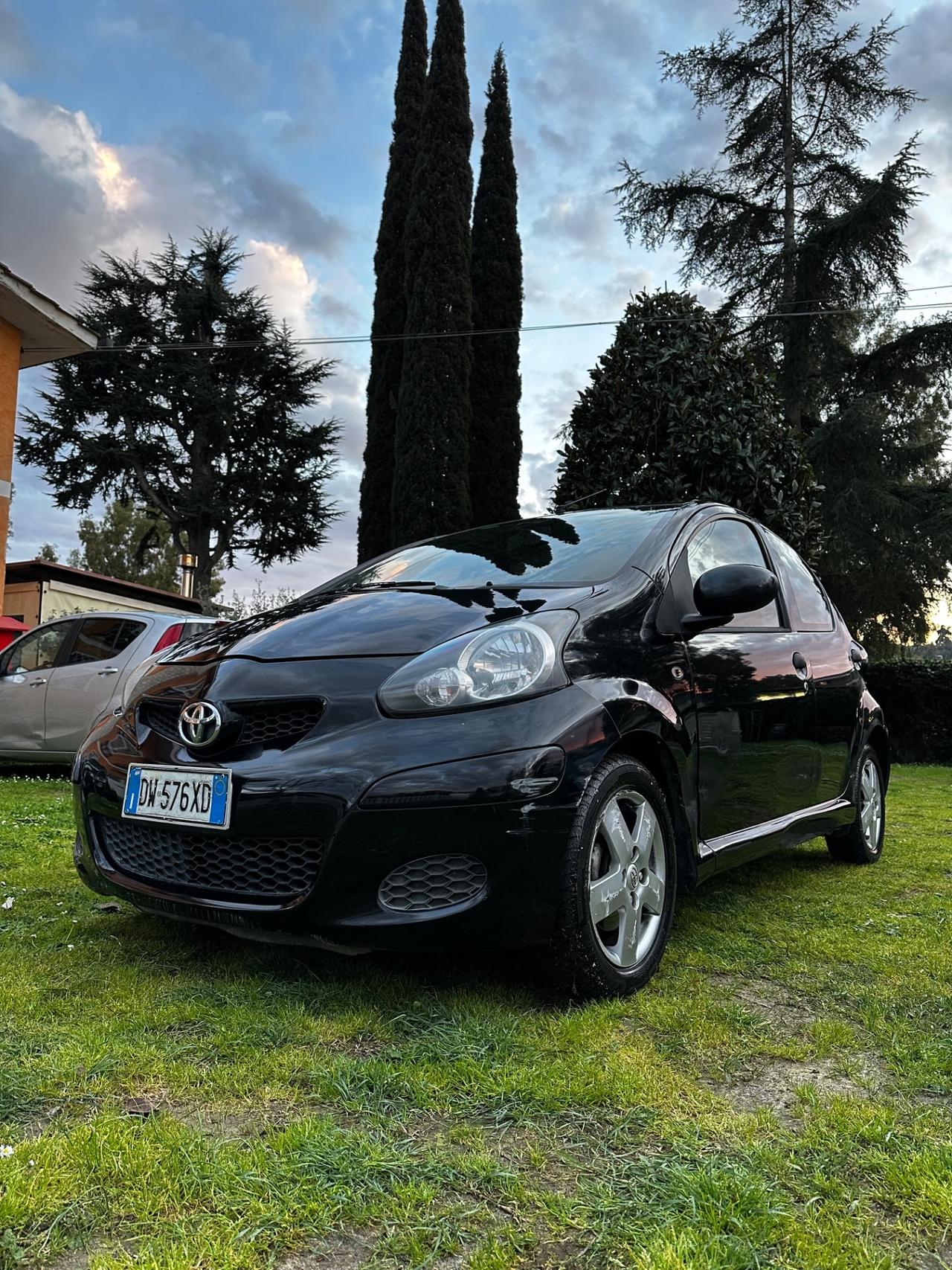 Toyota Aygo 1.0 12V VVT-i 5 porte Sol