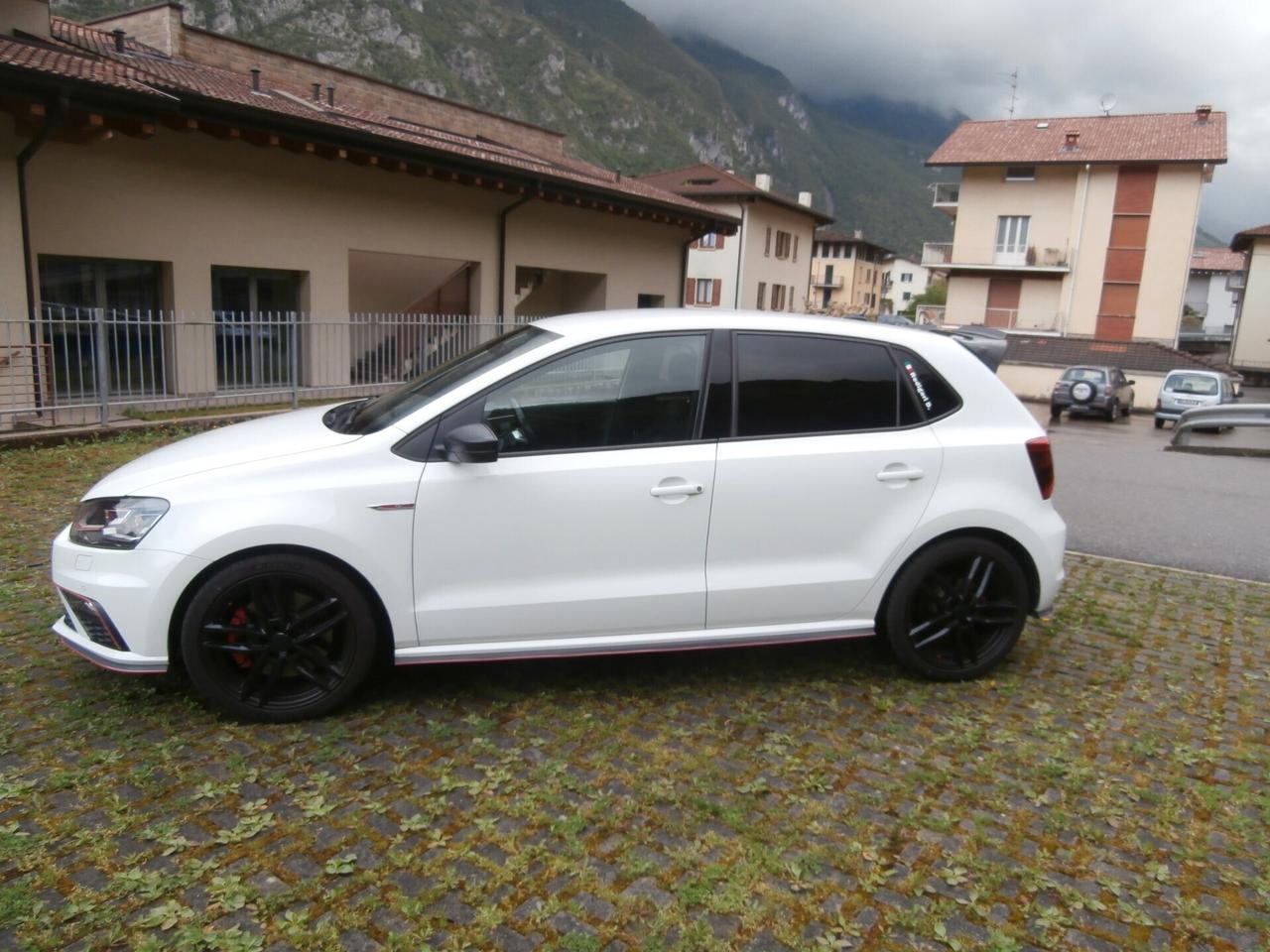 Volkswagen Polo GTI 1.8 5p. DSG 300CV