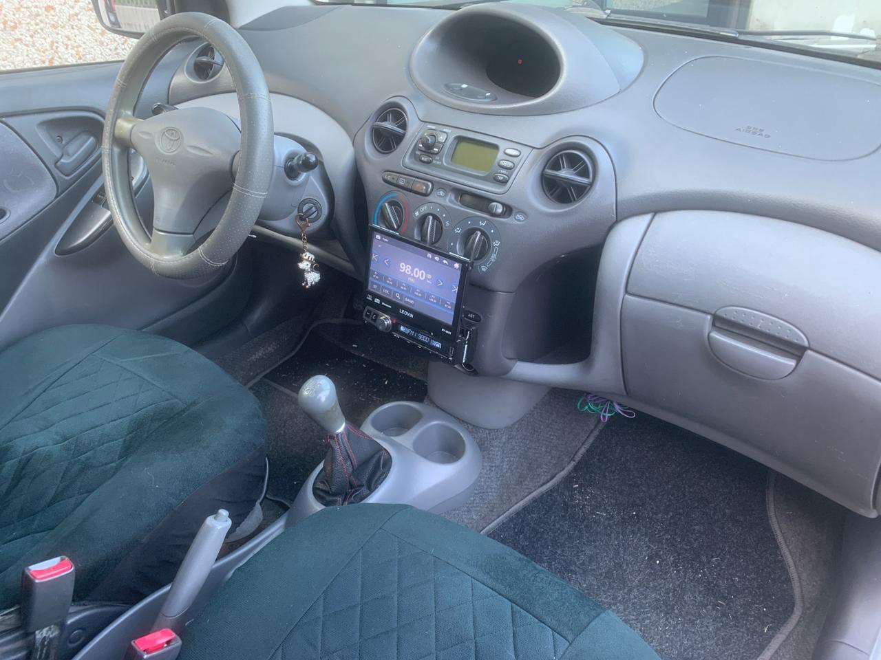 Toyota Yaris 1.0i 16V cat 3 porte motore sostituito
