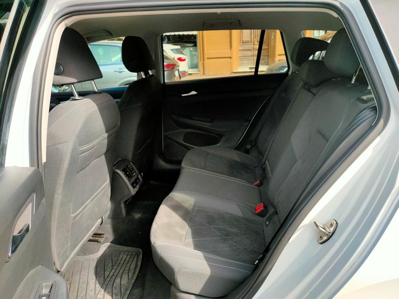 Volkswagen Golf Variant 1.5 TGI DSG Style