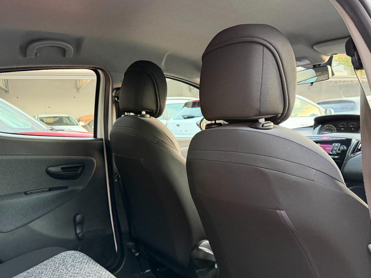 Lancia Ypsilon 1.2 69 cv. ELEFANTINO BLU