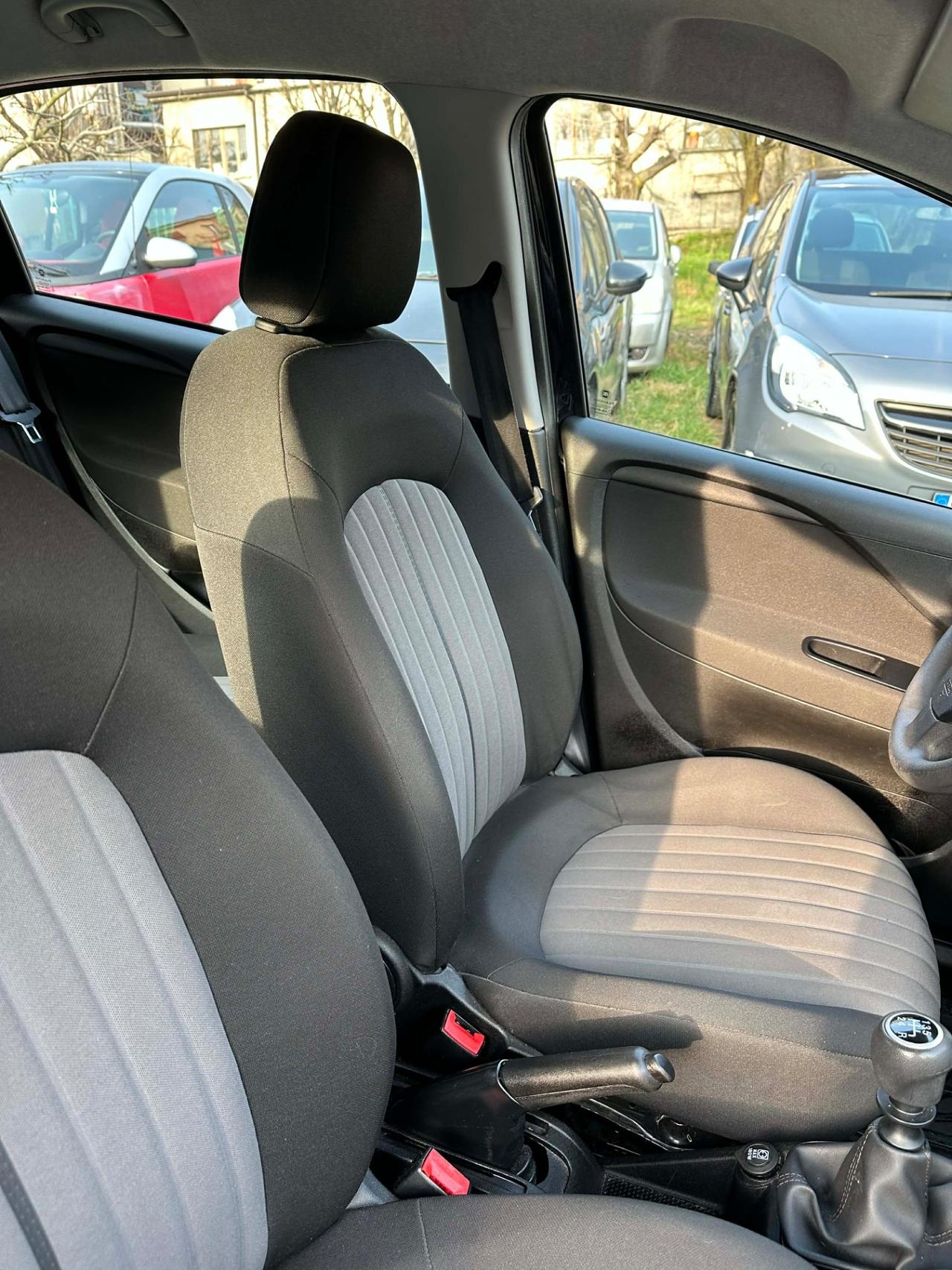 Fiat PUNTO 1.2 8V 5P LOUNGE KMCERT NEOPAT GARANZ