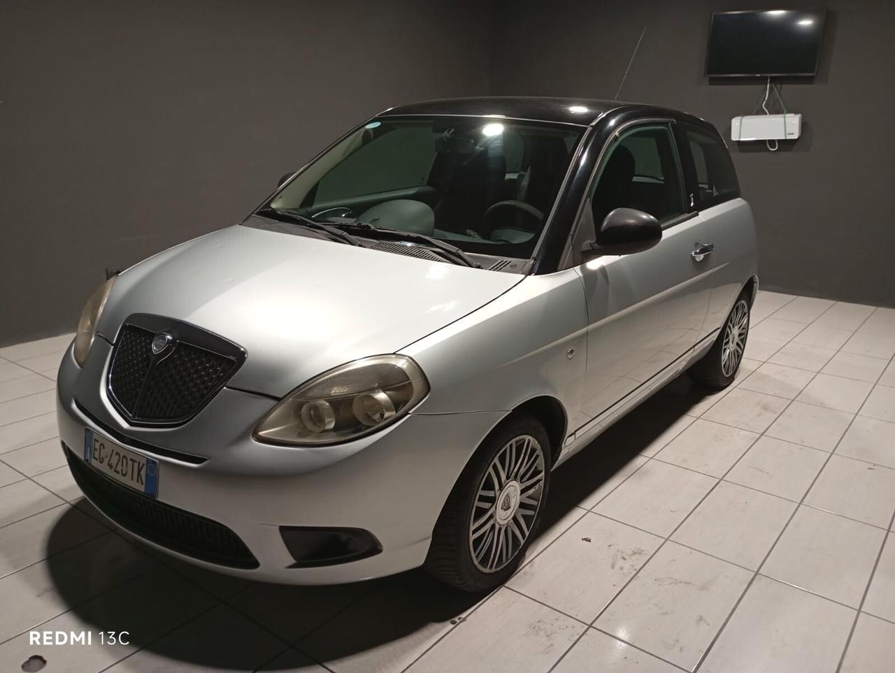 Lancia Ypsilon del 2011 1200 benzina neopatentati