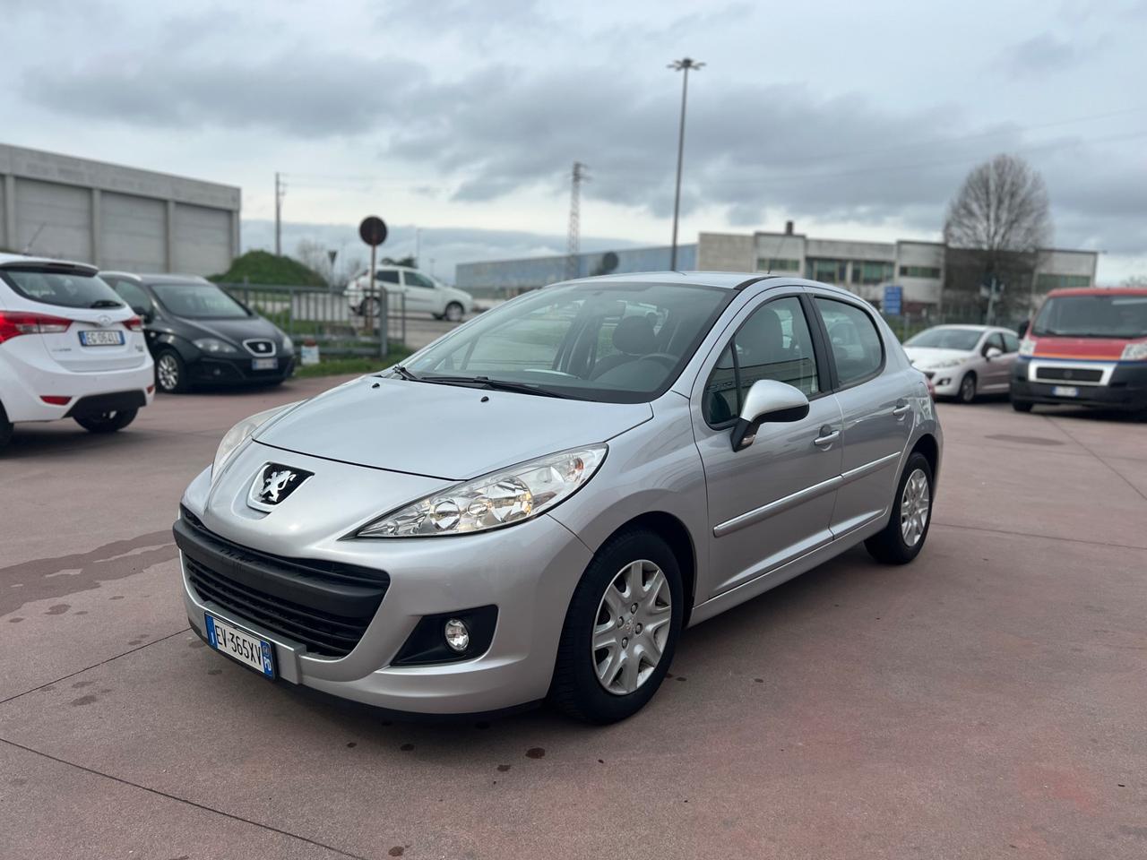 Peugeot 207 Plus 1.4 HDi 70CV 5 porte