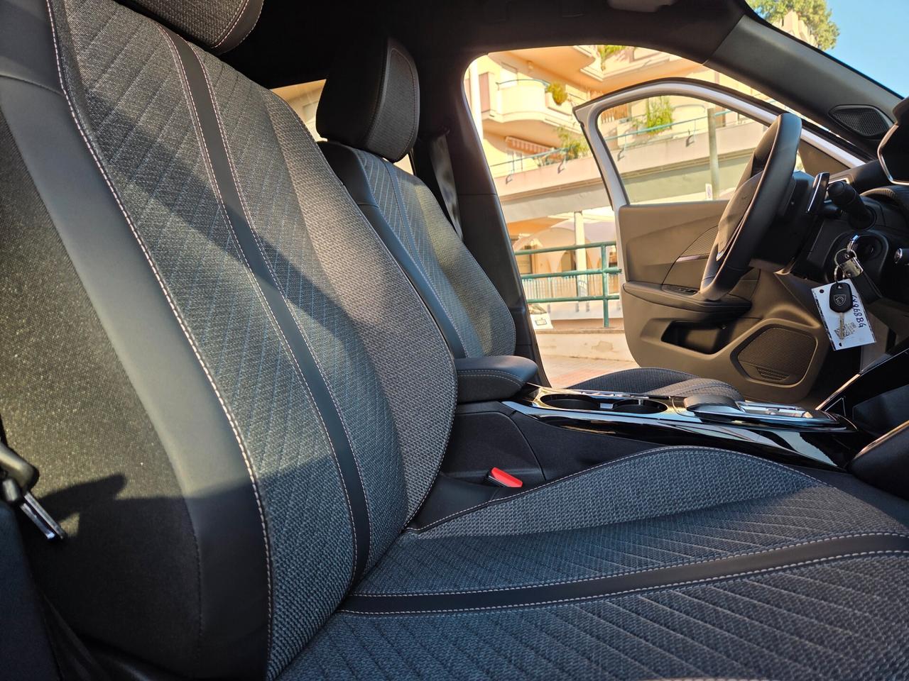 Peugeot 2008 PureTech 100 S&S Allure