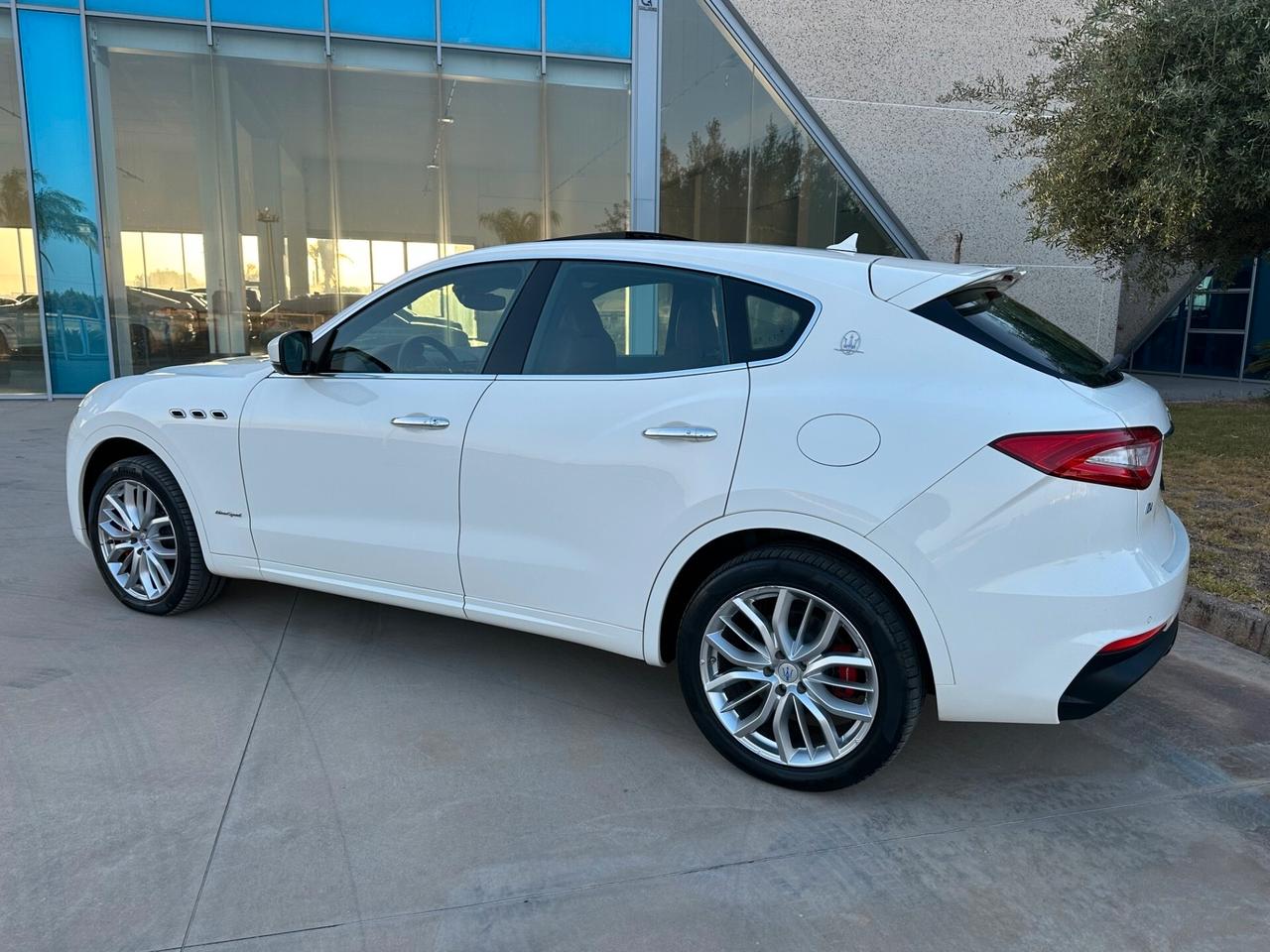 Maserati Levante V6 Gransport offerta T-Stock prezzo imperdibile