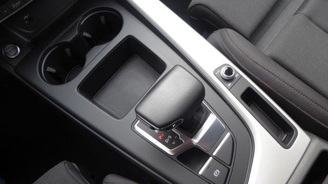 AUDI A4 Avant 40 TDI S tronic Business Advanced