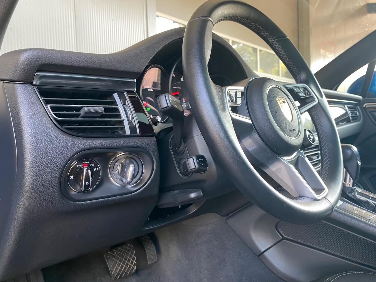 Porsche Macan 2.0 SPORT CHRONO SPORT PLUS FULL OPTIONAL