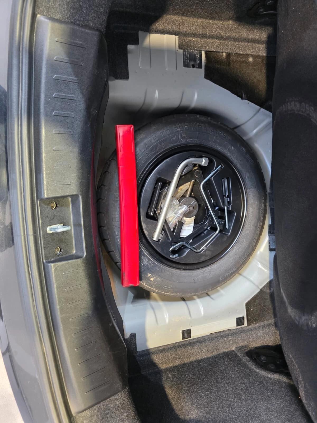 Lancia Ypsilon 1.0 FireFly 5 porte S&S Hybrid Silver