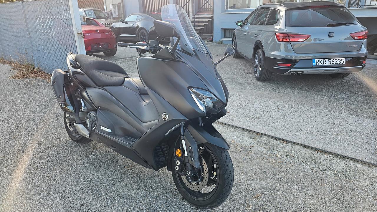 t max 560 nero opaco