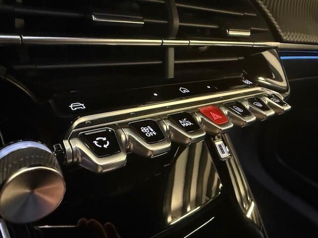 Peugeot 2008 PureTech 130 S&S EAT8 GT