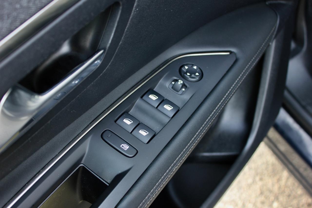 Peugeot 3008 130 S&S EAT8 Allure TETTO APRIBILE FULL OPTIONAL!