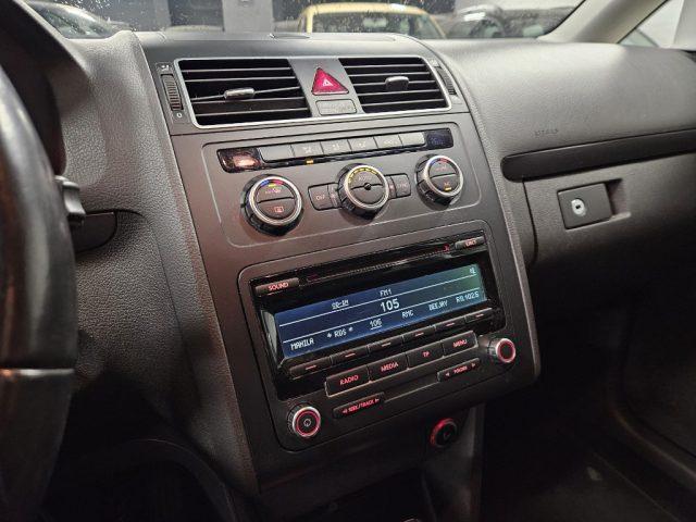 VOLKSWAGEN Touran 1.6 TDI DSG Comfortline 7POSTI