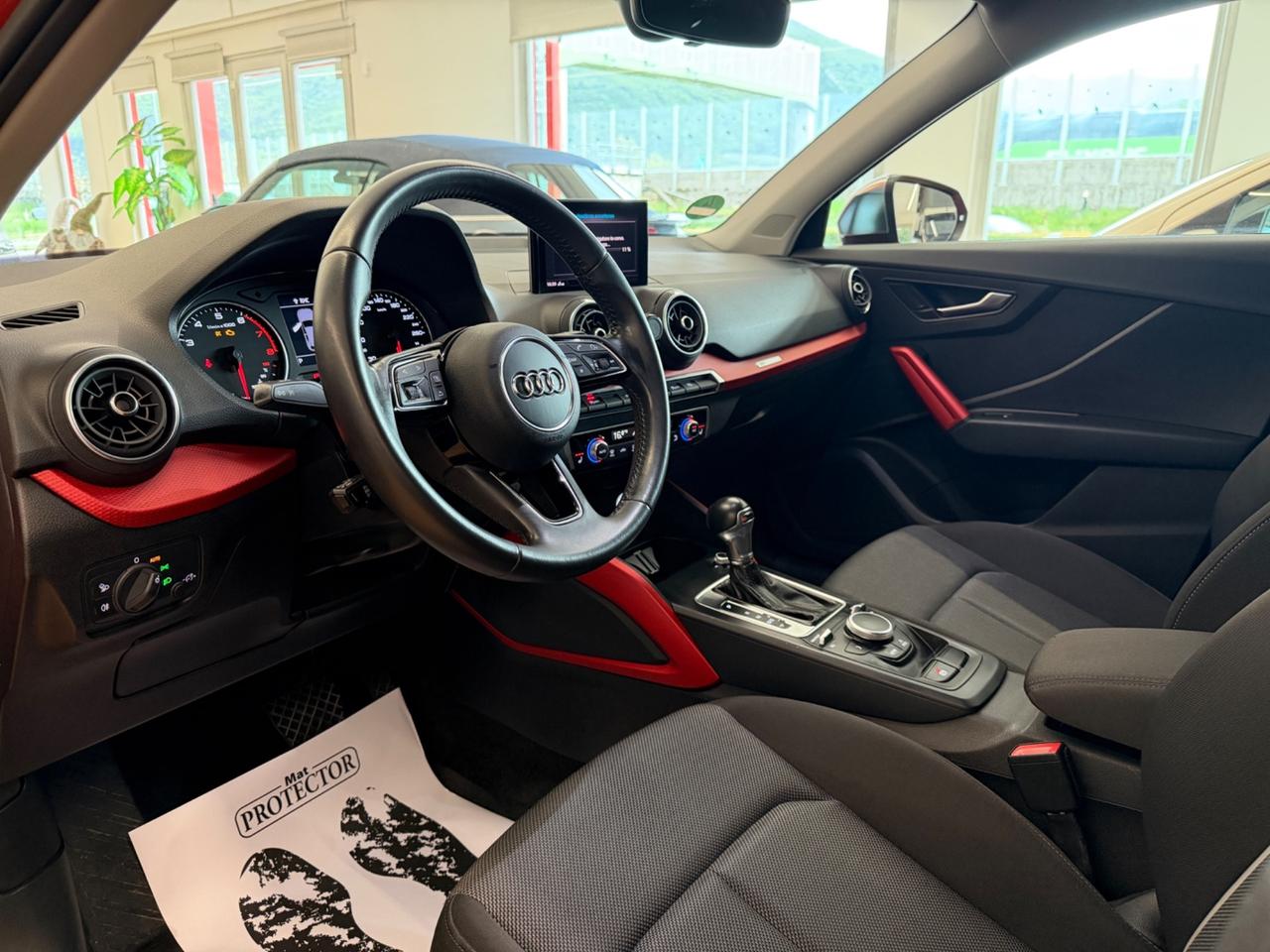 Audi Q2 30 TFSI Business Design Gancio Traino