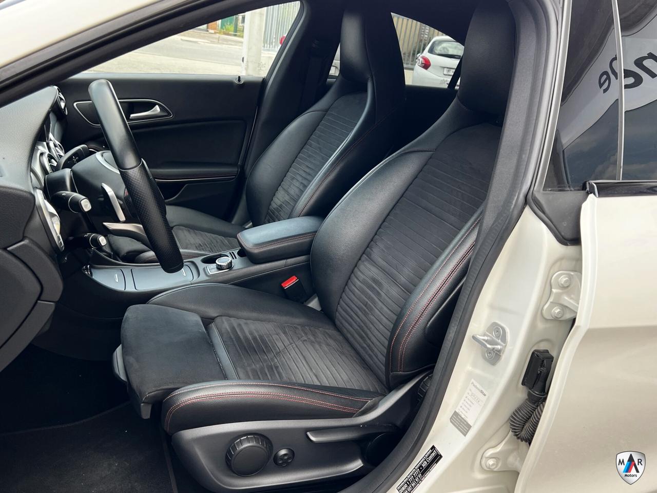 Mercedes-benz CLA 220 d Automatic Premium Dark Night