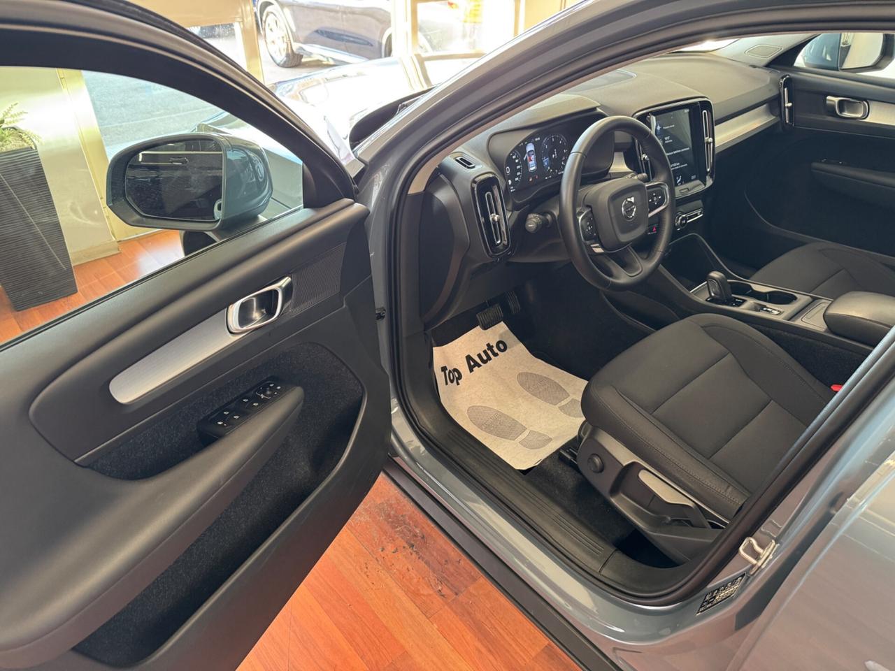 VOLVO XC 40 D3 GEARTRONIC MOMENTUM PRO - MY21