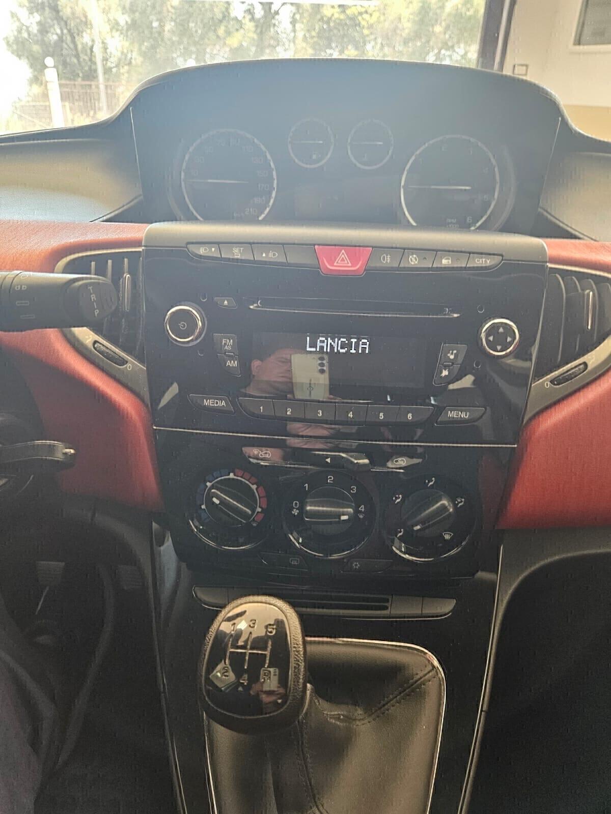 Lancia Ypsilon 1.3 MJT 16V 95 CV 5 porte S&S Elefantino