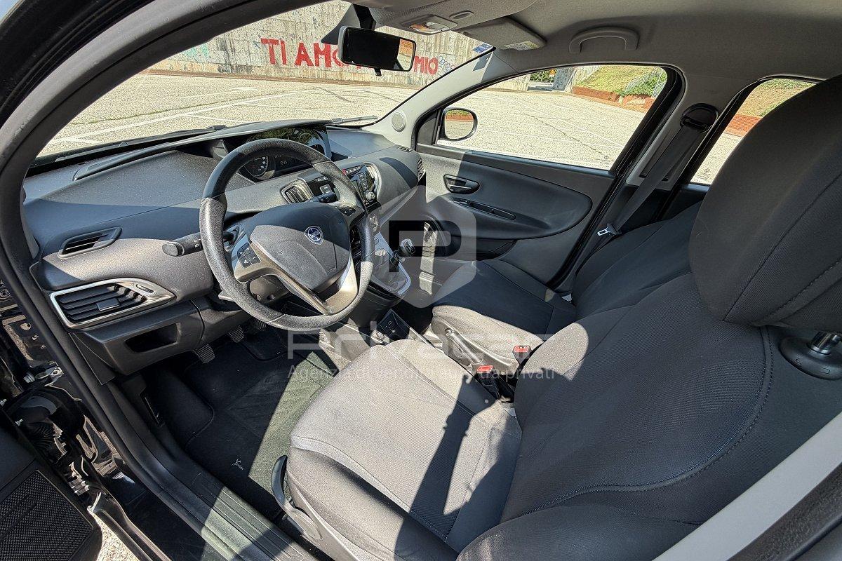 LANCIA Ypsilon 1.2 69 CV 5 porte S&S Gold