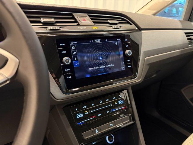 VOLKSWAGEN Touran 1.5 TSI Business Navi 7P DAB+ ACC App Connect