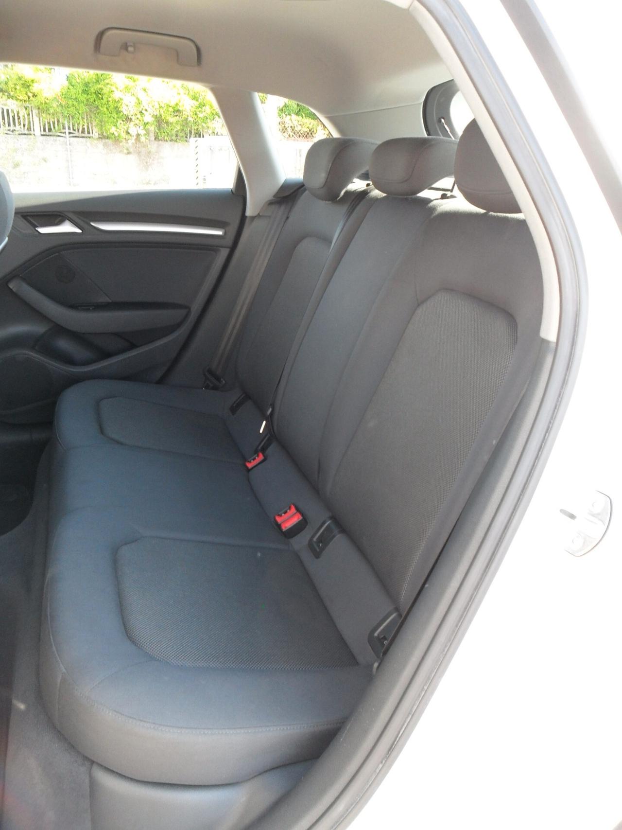 Audi A3 SPB 1.6TDI Business 5porte