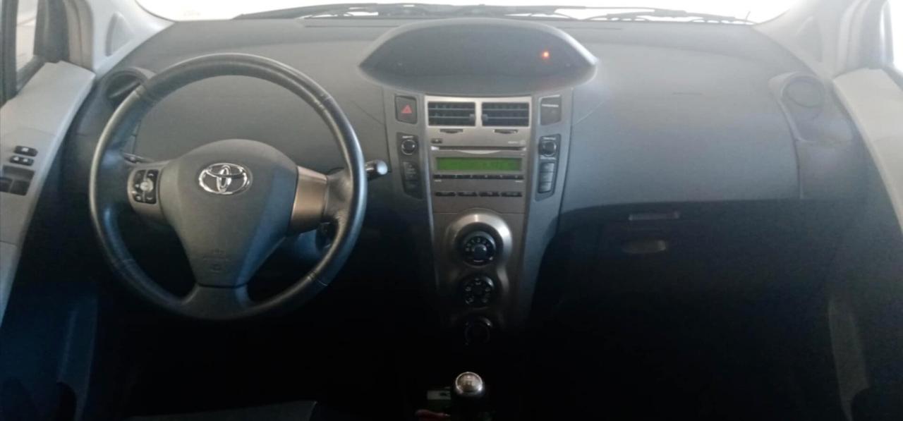 Toyota Yaris 1.0 5 porte