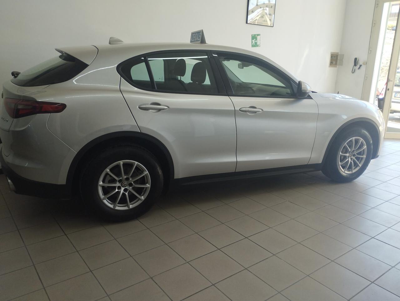 Alfa Romeo Stelvio 2.2 Turbodiesel 160 CV AT8 RWD Business