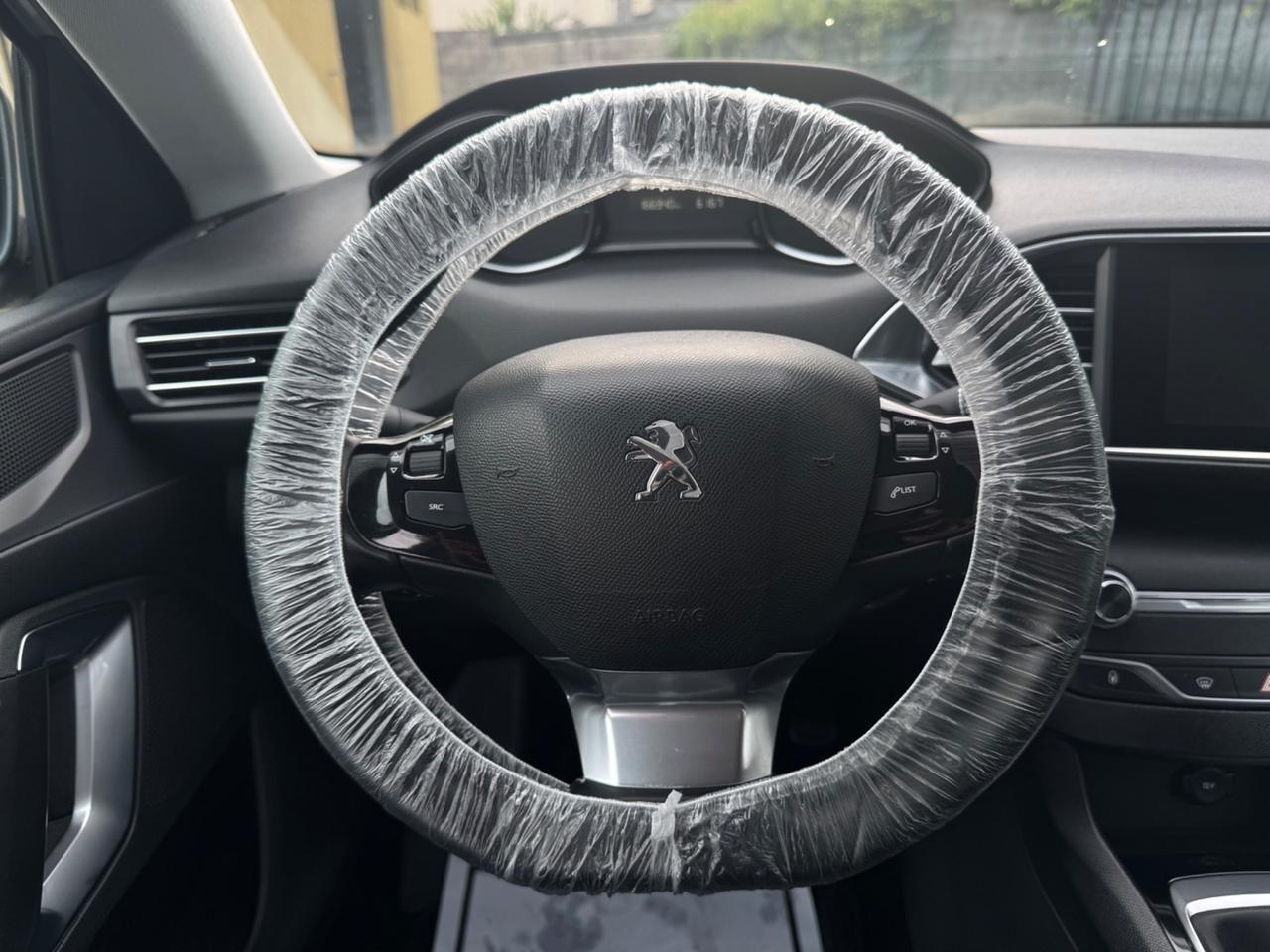 Peugeot 308 1.6 HDI 92 CV BUSINESS (68 KW) 2015 NEOPATENTATI