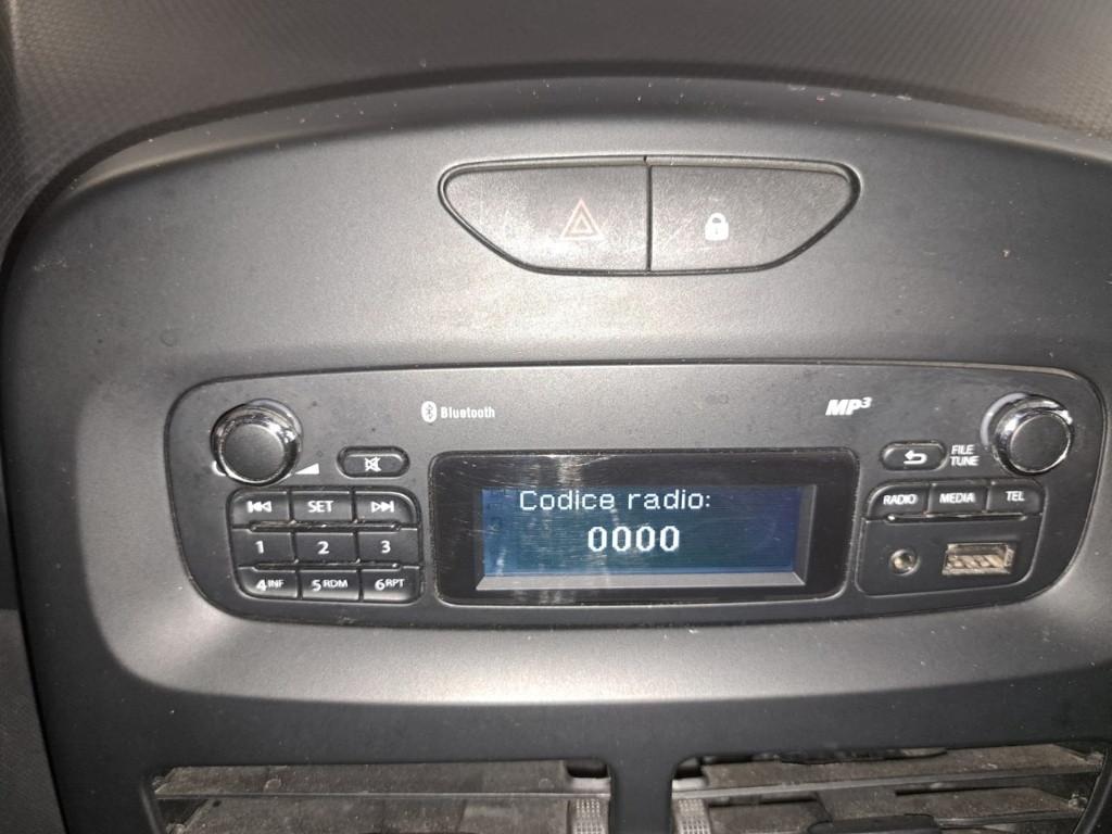 RENAULT Clio IV 2012 - Clio 5p 1.2 Live 75cv