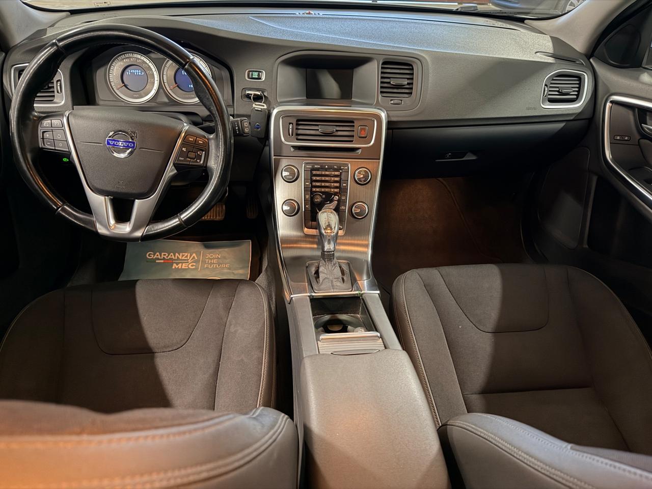 Volvo V60 DRIVe Powershift Momentum